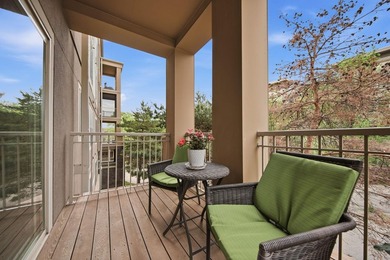 Beautiful end unit in luxury condo building. Cement floors for - photo 27