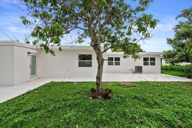 Beautifully renovated 4BR/3.5BA home in the heart of Lake Park - photo 28