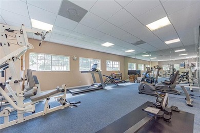 Beautifully maintained, move-in ready 2/2 + garage, impact - photo 32