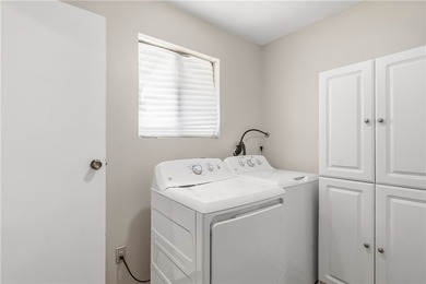 Here's a fantastic opportunity to own a three-bedroom - photo 32