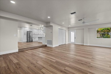 Beautifully renovated 4BR/3.5BA home in the heart of Lake Park - photo 34