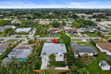 Beautifully renovated 4BR/3.5BA home in the heart of Lake Park - photo 39