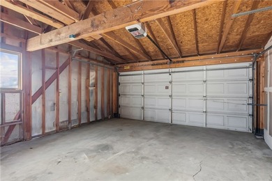 Here's a fantastic opportunity to own a three-bedroom - photo 41