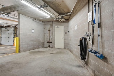Beautiful end unit in luxury condo building. Cement floors for - photo 45