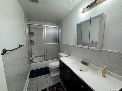 Welcome to this beautifully maintained 3-bedroom, 1.5-bath - photo 13
