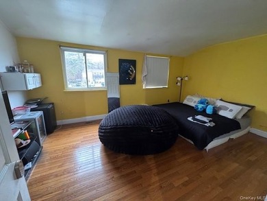 Welcome to this beautifully maintained 3-bedroom, 1.5-bath - photo 16