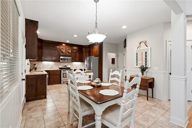 CUSTOM-BUILT LAKE LANIER ESCAPE. Over ONE acre! Permitted Swim - photo 17