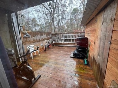 Welcome to this beautifully maintained 3-bedroom, 1.5-bath - photo 17