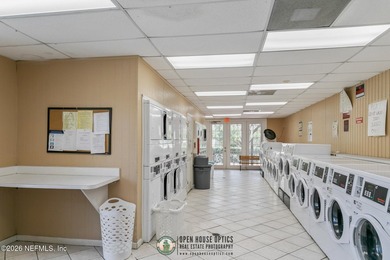 Perfect for an owner occupant or investor! Welcome to effortless - photo 36