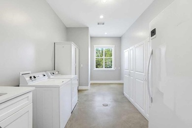 Gorgeous 3,618 SF single-level home, 30'x40' workshop, 7.42 - photo 31