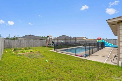 Welcome to this beautifully maintained newer construction home - photo 6