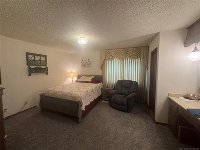 Keystone Lake living in gated Gull Bay. 2 Owner Well Cared For - photo 14