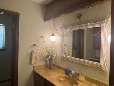 Keystone Lake living in gated Gull Bay. 2 Owner Well Cared For - photo 18