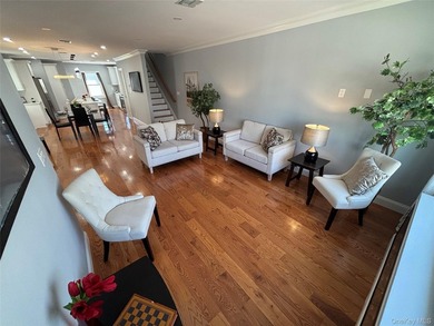 Welcome to this fully renovated 3 bedroom, 2 1/2 bathroom - photo 5