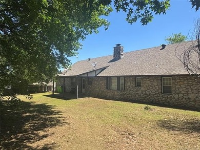Keystone Lake living in gated Gull Bay. 2 Owner Well Cared For - photo 38