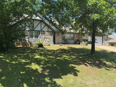 Keystone Lake living in gated Gull Bay. 2 Owner Well Cared For - photo 47