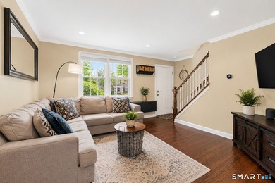 Amazing opportunity, move-in ready 2-bedroom, 2-bath townhouse - photo 4