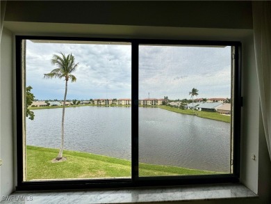 (private lake, pond, creek) Condo For Sale in Fort Myers Florida