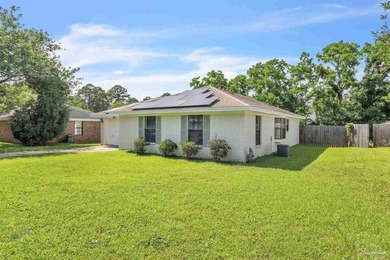 Welcome to this beautiful 3 bedroom, 2 bath home conveniently - photo 3