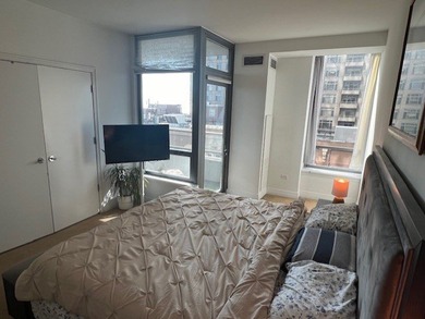 SPACIOUS 1BR/1.5 BA WITH AN ABUNDANCE OF WINDOWS WITH - photo 14