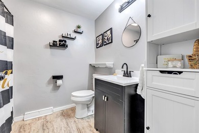 Beautifully updated 4-bedroom, 3 full-bath home on 2.54 acres in - photo 15