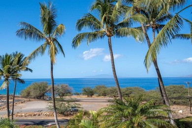 Spectacular ocean view from this very private lanai on the front - photo 17