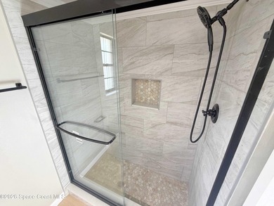 Welcome to 4205 Grovewood Ln! This stunning, move-in-ready - photo 19