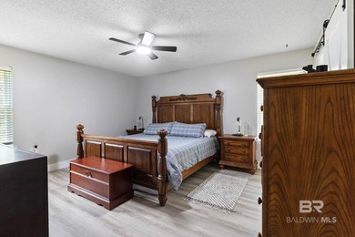 Beautiful 3BR/2BA (with very large bonus room) home featuring - photo 22