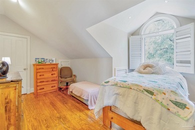 Come and see this beautiful 4 bedrooms/3 1/2 bath home tucked - photo 22