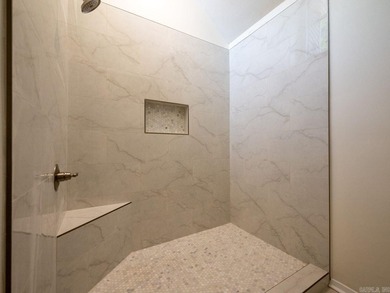Enjoy refined, low-maintenance living in this fully renovated - photo 23