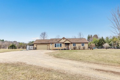 Beautifully updated 4-bedroom, 3 full-bath home on 2.54 acres in - photo 26