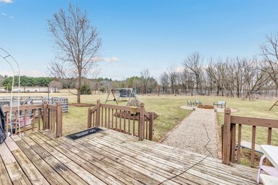 Beautifully updated 4-bedroom, 3 full-bath home on 2.54 acres in - photo 29