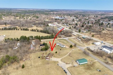 Beautifully updated 4-bedroom, 3 full-bath home on 2.54 acres in - photo 31