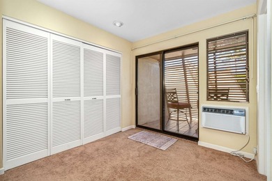Spectacular ocean view from this very private lanai on the front - photo 32