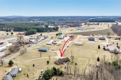 Beautifully updated 4-bedroom, 3 full-bath home on 2.54 acres in - photo 32