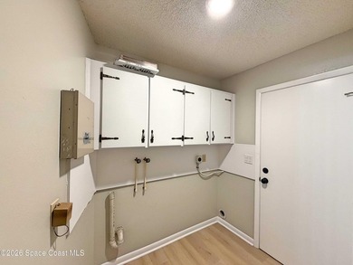 Welcome to 4205 Grovewood Ln! This stunning, move-in-ready - photo 33