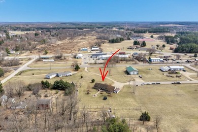 Beautifully updated 4-bedroom, 3 full-bath home on 2.54 acres in - photo 36