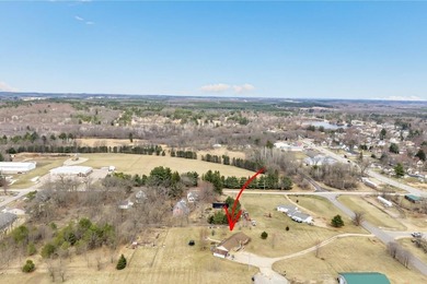 Beautifully updated 4-bedroom, 3 full-bath home on 2.54 acres in - photo 38