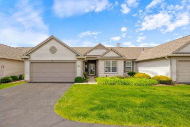 Lake Townhome/Townhouse For Sale in Huntley, Illinois