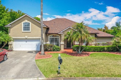 Lake Home For Sale in Fleming Island, Florida