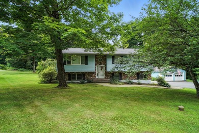 (private lake, pond, coastal) Townhome/Townhouse Sale Pending in Wallkill New York