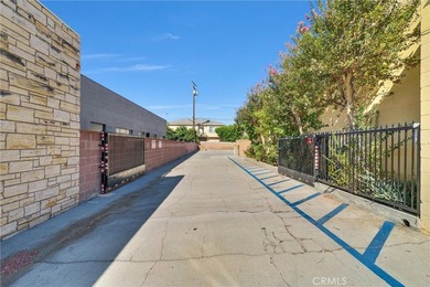 Prime, central downtown Arcadia location, located less than a - photo 6