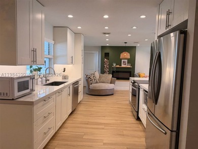 Beautiful house 4 bedrooms. two bathrooms, garage for two cars - photo 3