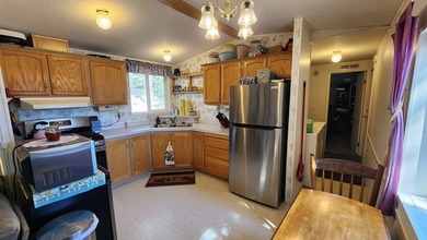 From the excellent Echo Lake frontage stretching 132 feet you'll - photo 11