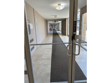 Completely Renovated One-Bedroom Residence with Breathtaking - photo 12