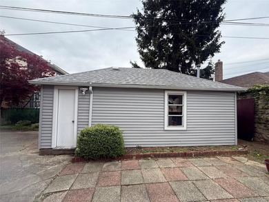 Being sold for land value. R3X allows for the construction of a - photo 12