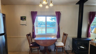 From the excellent Echo Lake frontage stretching 132 feet you'll - photo 13