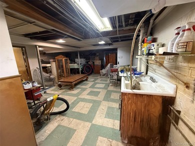Being sold for land value. R3X allows for the construction of a - photo 17