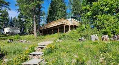 From the excellent Echo Lake frontage stretching 132 feet you'll - photo 18