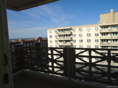 Completely Renovated One-Bedroom Residence with Breathtaking - photo 20